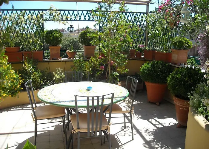 Alojamento de Acomodação e Pequeno-almoço Attico Monteverde 4*